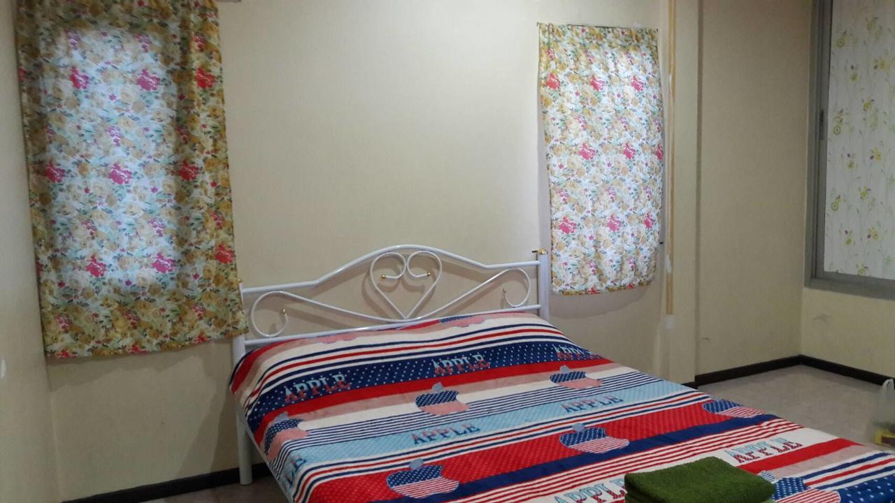 The Nine House Hostel Bangkok Ngoại thất bức ảnh