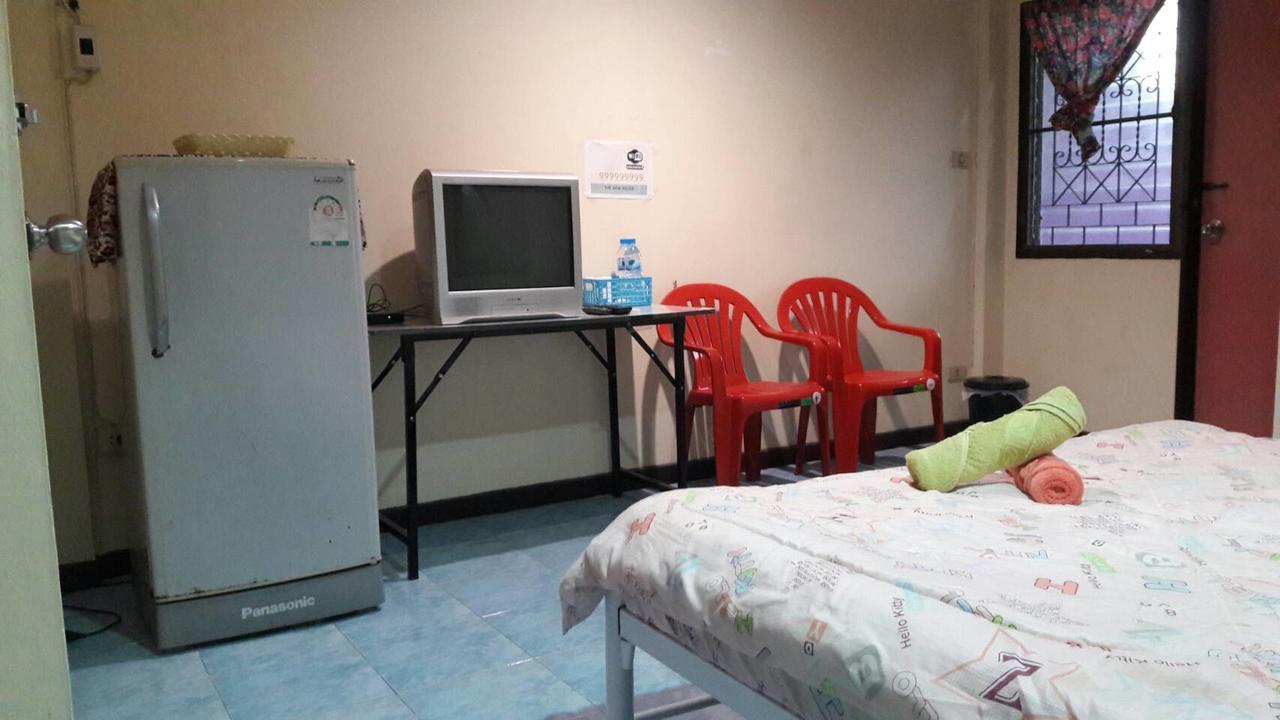 The Nine House Hostel Bangkok Ngoại thất bức ảnh
